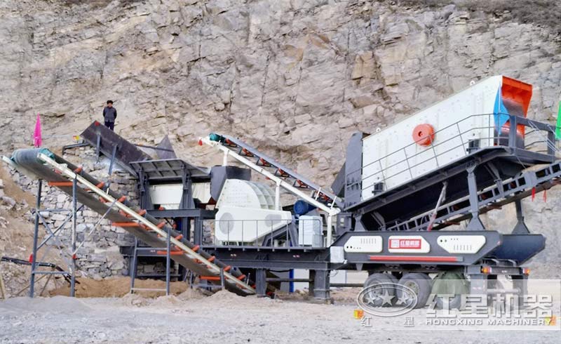 可移动煤矸石粉碎机生产现场