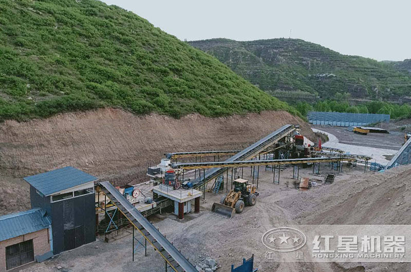 时产250吨进料小于等于600的花岗岩制沙现场