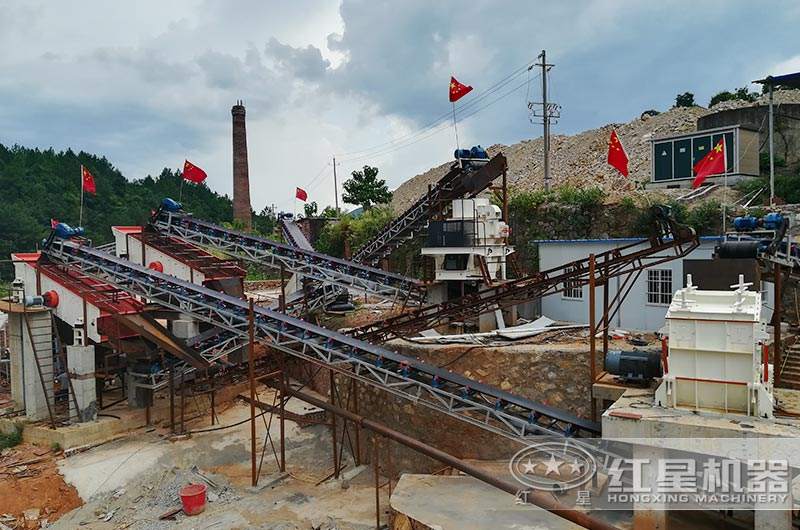 时产300吨进料小于等于800的花岗岩制沙现场